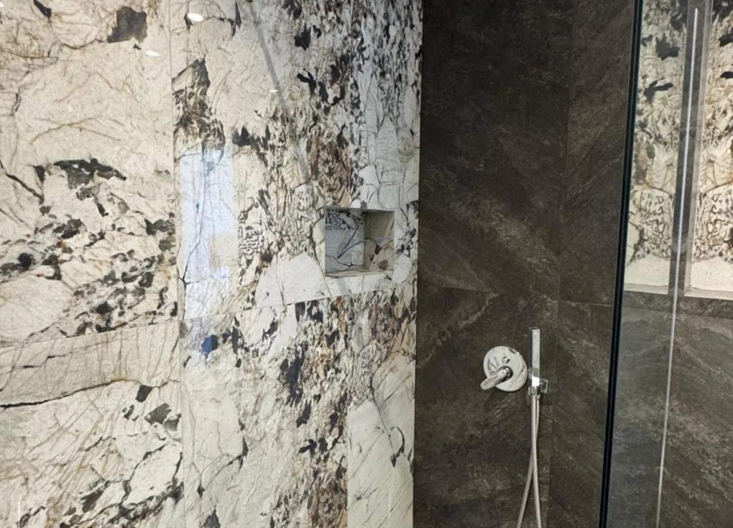 N'Det Hotel Sarandë アルバニア